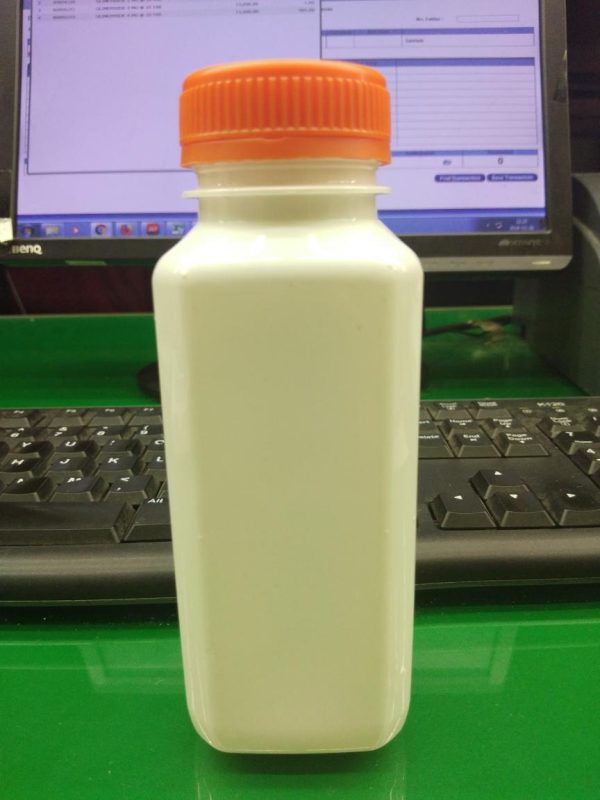 BOTOL PETE 250 ML WARNA PUTIH TERMASUK TUTUP  JUICE KICK