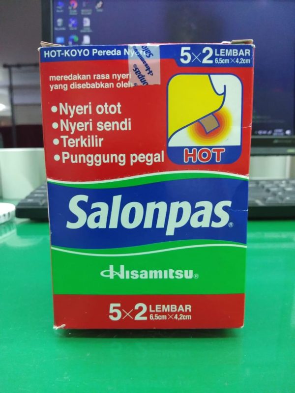 SALONPAS KOYO HOT WARNA MERAH KOYO PEREDA NYERI 1 SACHET 5X2 LEMBAR